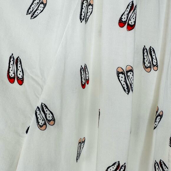 Boden Ballet Flat Novelty Print Lightweight Hidden Buttons Blouse Sz 10 - Picture 3 of 8